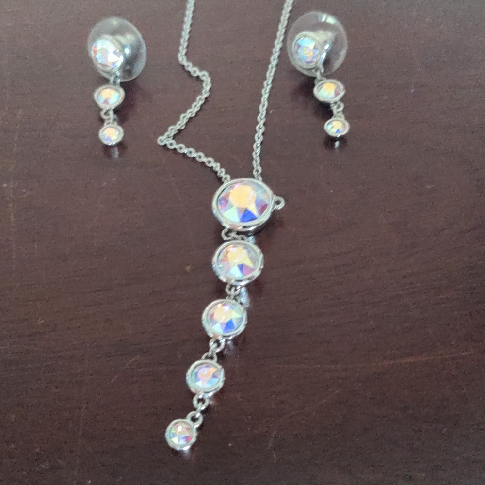 Necklace and matching earrings set